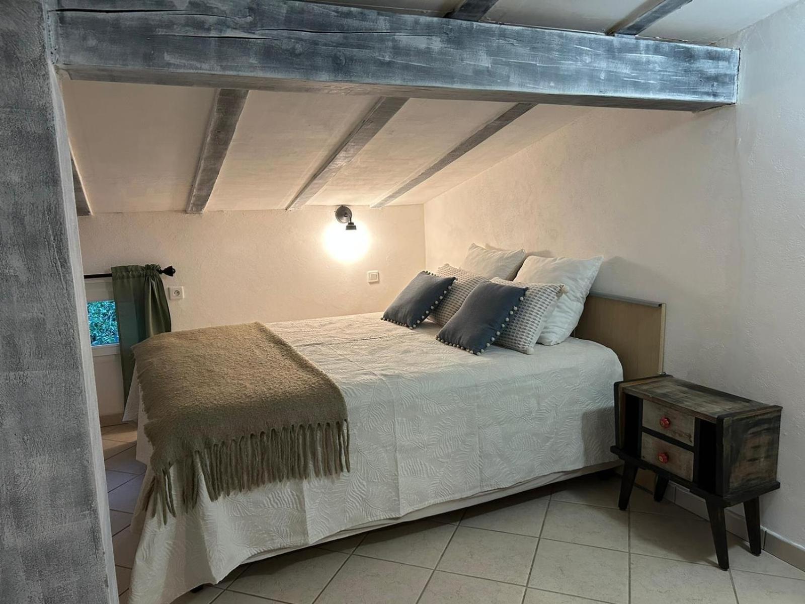 La Villa Le Cannet-des-Maures Luaran gambar
