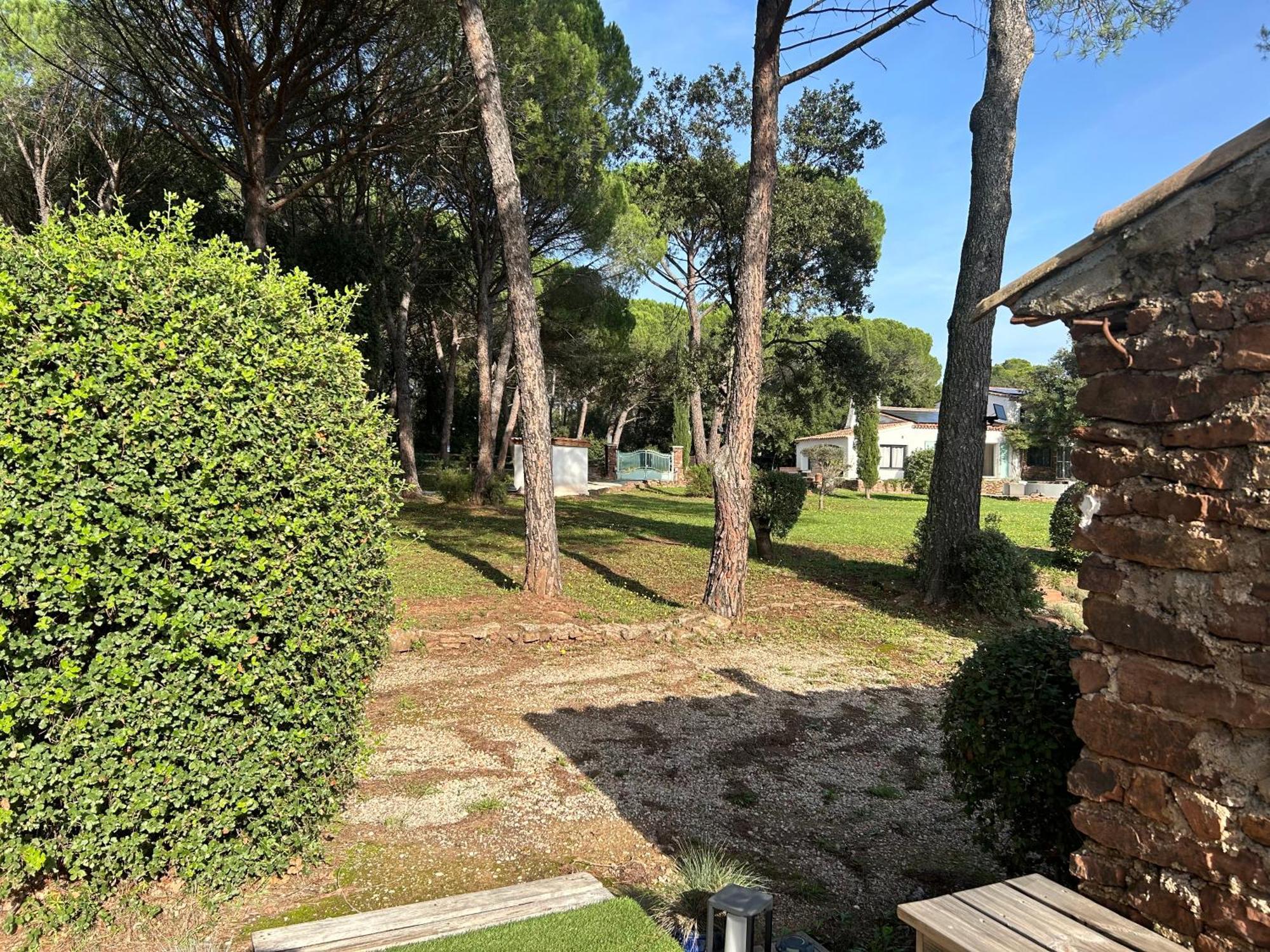La Villa Le Cannet-des-Maures Luaran gambar