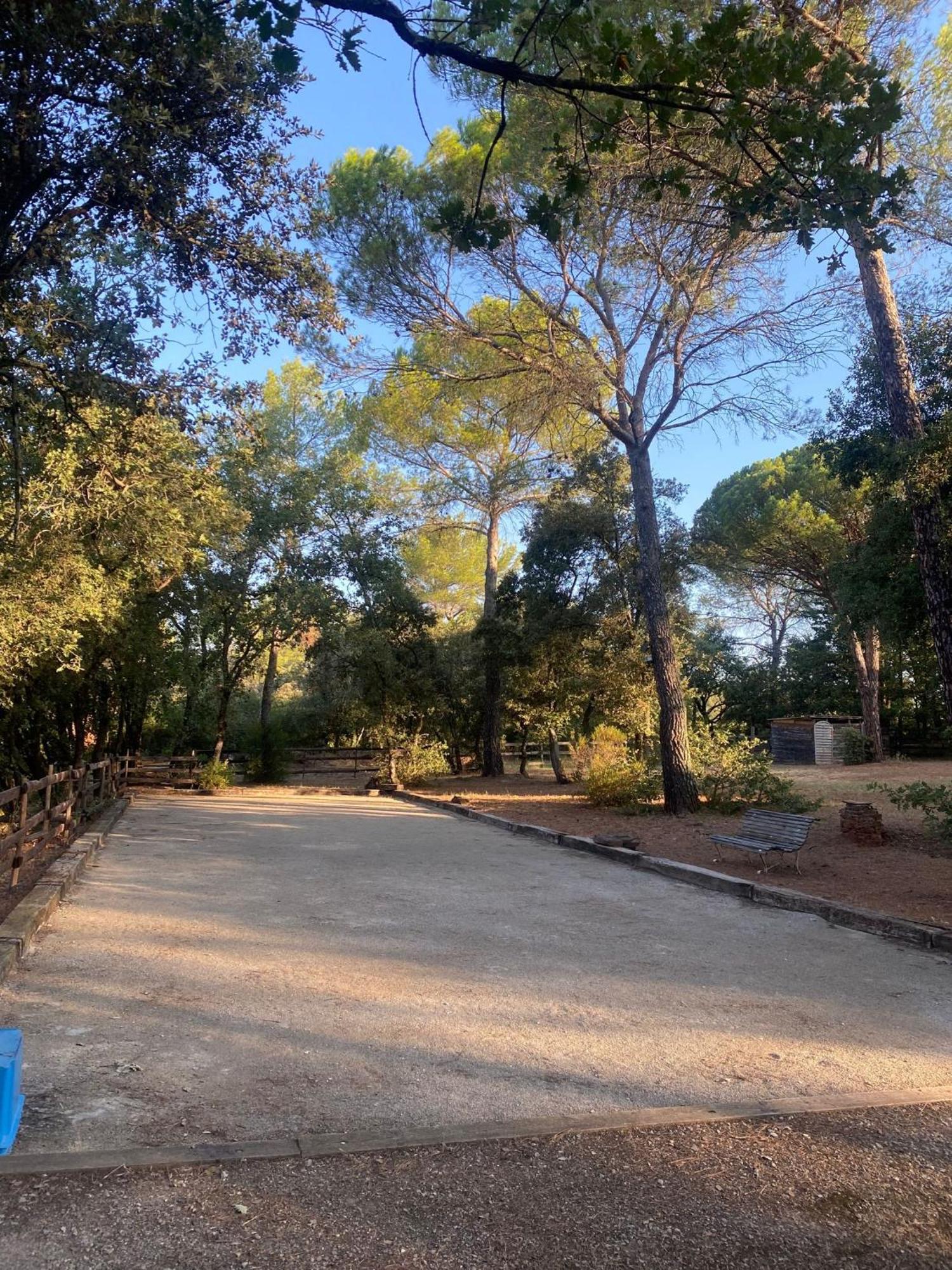 La Villa Le Cannet-des-Maures Luaran gambar